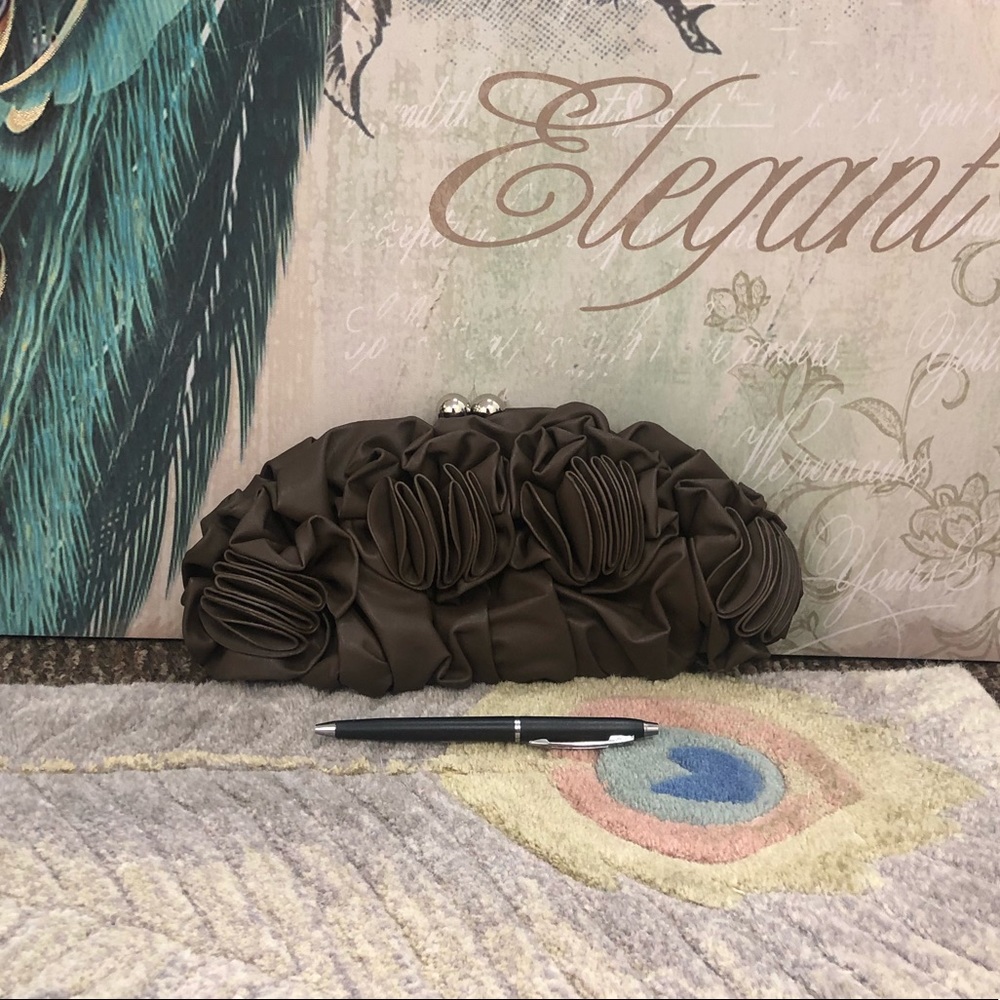 Small shoulder/clutch purse